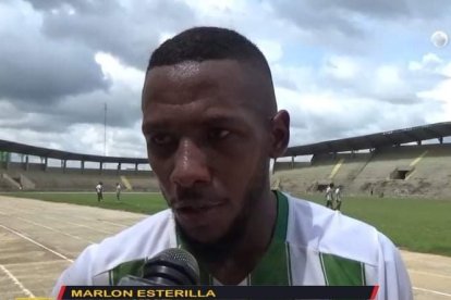 Marlon Esterilla jugaba en Bolivia.