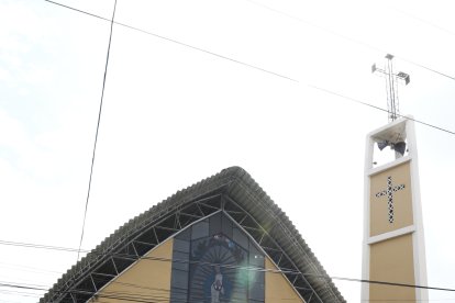 En marzo de 1978 se colocó la primera piedra para levantar el templo dedicado a la Virgen en La Prosperina.