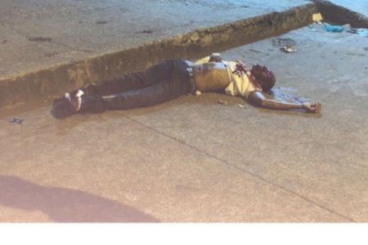 Eyner Hernández Murillo se desplomó cerca de una vereda.