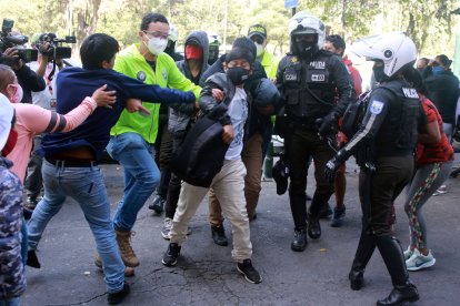 El hermano mayor del asesinado intentó atacar a los presuntos responsables del hecho de sangre.