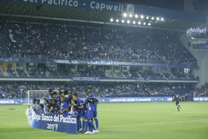 Emelec busca retener a su masa societaria.