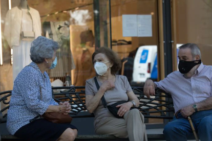 Hay que evitar las discusiones sobre coronavirus en reuniones sociales.