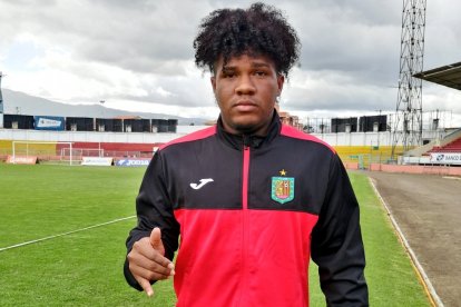 El volante ofensivo Ismael Zúñiga es refuerzo del Deportivo Cuenca