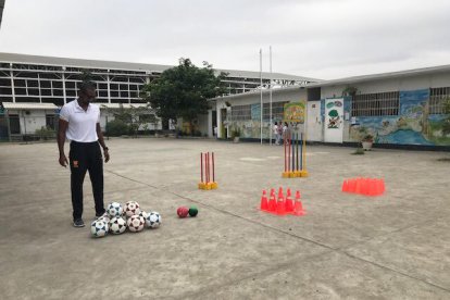 Carcelén, desde fines de 2018, se desempeña como profesor de educación física.