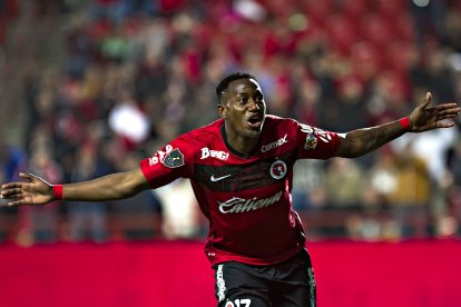 Jaime Ayoví vistiendo el uniforme del Xolos de Tijuana mexicano en la campaña 2014.