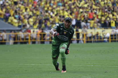  Máximo Banguera entró en el radar del elenco de México y lo tiene como una opción para que sea su refuerzo después de la Copa América. 
