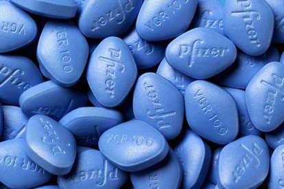 El viagra no ayuda a tener mayor deseo sexual.