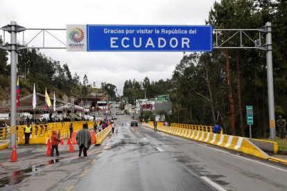 El paso fronterizo es la puerta por la que miles de venezolanos, ignorando las situaciones políticas, continúan llegando a Ecuador.