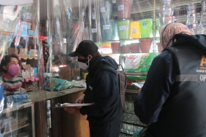 En el sur de la capital se realizan varios operativos para controlar los permisos de funcionamiento. Este local, ubicado en Chillogallo, tenía la licencia caducada.