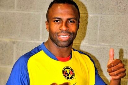 Chucho falleció antes de que su ñaña se gradúe de periodista.