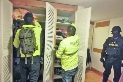 Los Policías allanaron varios inmuebles durante los operativos.