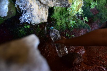 El ojo de agua que fue encontrada por una cuadrilla de trabajadores.