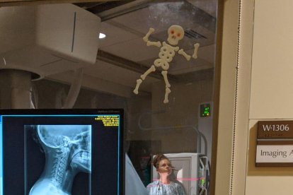 Christina tiene que someterse a varios exámenes en su columna.