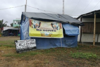 Artistas circenses han tenido que pedir ayuda a la comunidad.