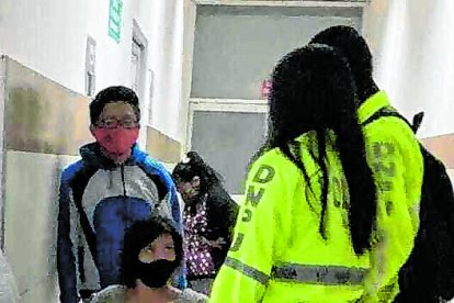 Momentos en los que Jocelyn iba a ser intervenida quirúrgicamente de la lesión de su clavícula