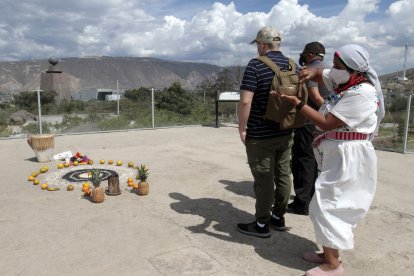 Los rituales ancestrales también han cambiado debido al distanciamiento. 



Agencia (ag-extra ag-expreso ag-quito)