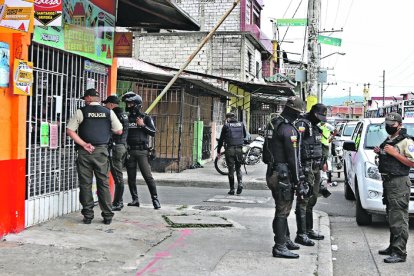 Uniformados acordonaron el área para recabar indicios.

25 AGOSTO del 2020

GERARDO MENOSCAL

Agencia (ag-expreso)