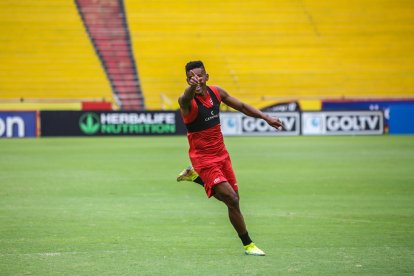 Fidel Martínez, fue campeón en Ecuador con Deportivo Quito.