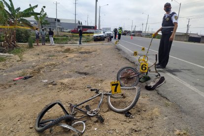 En estas motocicletas viajaban las víctimas.