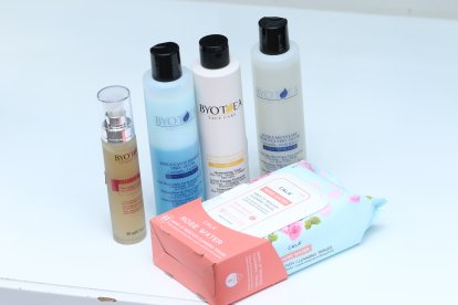 MAQUILLAJE Y PELOS EN  MALL DEL SUR..FD: MIGUEL CANALES...25-08-2020