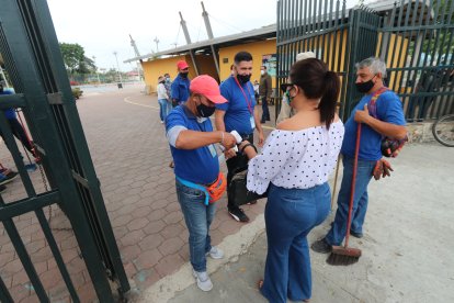 Los visitantes deben cumplir con los protocolos de bioseguirdad.