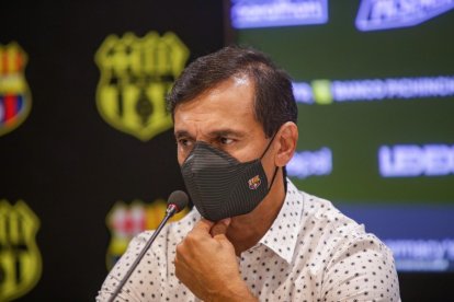 Fabián Bustos, entrenador del Barcelona que ha sacado 20 puntos en la LigaPro 2020.