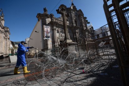 Las vallas han permanecido desde octubre de 2019, cuando estalló el paro nacional.
