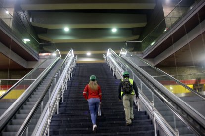 Todo el equipamiento está prácticamente terminado. Hay escaleras eléctricas y graderíos.