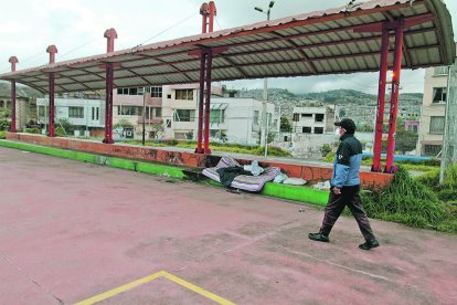 En otro parque se instalaron personas en situación de calle que se han mostrado agresivas con los vecinos.