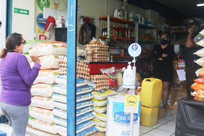 Los vecinos alertan a la policía de la presencia de esta familia rondando nuevamente por el sector.
