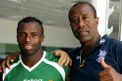 Christian Beníte (i), hijo de La Pantera, quien falleció hace más de siete años.