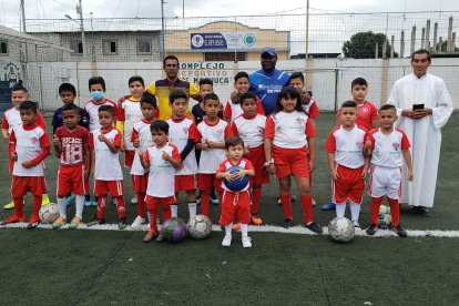 La vuelta a los entrenamientos en la escuela Canteras de Naranjal con los entrenadores Víctor Araujo y Edison Maldonado.