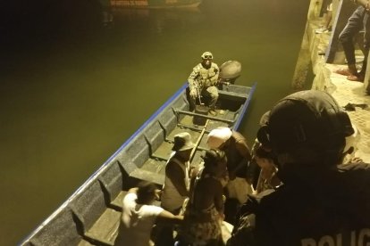 Militares recuperaron el cuerpo del hombre que se lanzó al afluente.