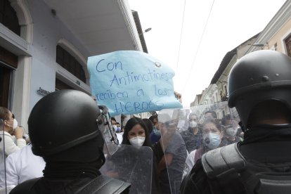 Según la Ley, los médicos posgradistas tendrían derecho a un sueldo y a firmar un contrato por servicios ocasionales.