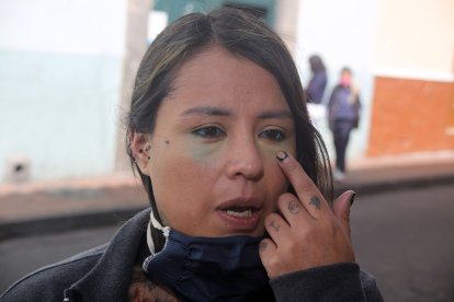 Así quedaron los ojos de Wendy, otra chica que se realizó este procedimiento con el tatuador.