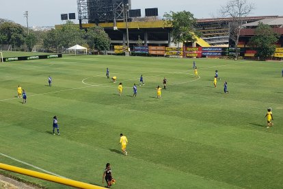 El partido se lo jugo en la cancha Sigrifedo Agapito Chuchuca del Monumental.