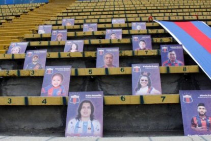 Los hinchas respondieron al llamado de la directiva chulla para apoyar al equipo.