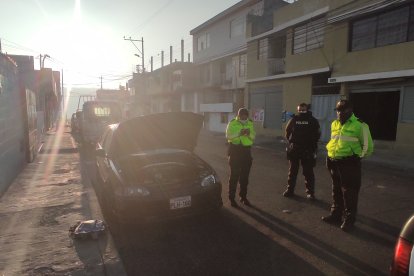 El carro fue hallado a pocos kilómetros desde donde habían asaltado a su dueño.