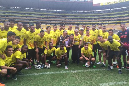 En el 2017, Panchito estuvo presente en un entrenamientos del ídolo.