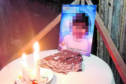 La menor de edad fue sepultada en la parte trasera de su casa después del asesinato.