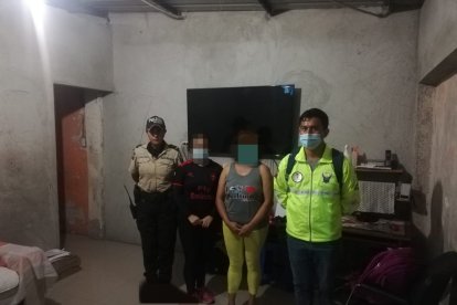 La chica fue llevada hasta su vivienda. Su madre conoció lo que estaba ocurriendo.