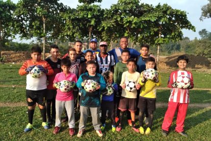Erwin Ramírez y su escuela de arqueros en Quevedo.