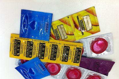 Los preservativos son ampliamente comercializados durante el mes de febrero.