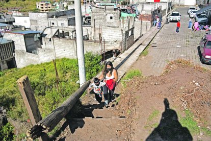 Los vecinos solicitan un cerramiento en el parque del pasaje B para precautelar la seguridad de los pequeños.