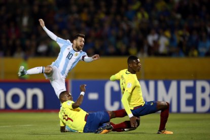 Urrutia recomendó que a Messi no hay que dejarlo que remate al arco, pues es preciso con los tiros de larga distancia.