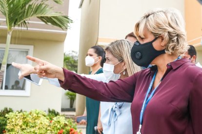 Cynthia Viteri, en la inauguración del proyecto Mi casa, mi futuro en Vía a la Costa.