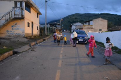 La comunidad de 500 habitantes pertenece a la parroquia Pasa, del cantón Ambato.