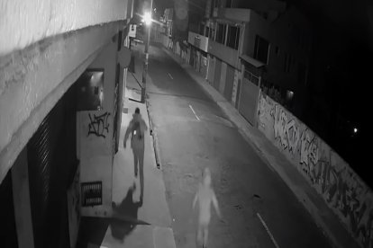 1. Jaime corre para evitar que el ladrón lo alcance.