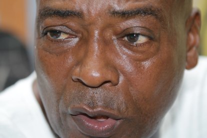 Tulio Quinteros, ex jugador de Barcelona, actuaba de defensa y volante. 

PERIODISTA : JERSON RUIZ 

FECHA : 14/10/2020 

Agencia (ag-extra)