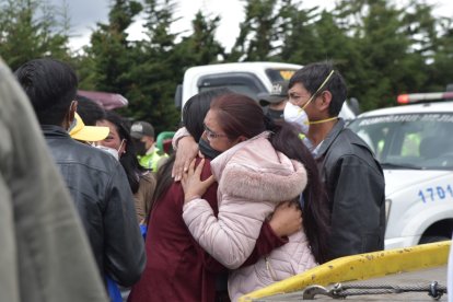 Los familiares lamentaban el hecho y pedían explicaciones de lo que pasó.